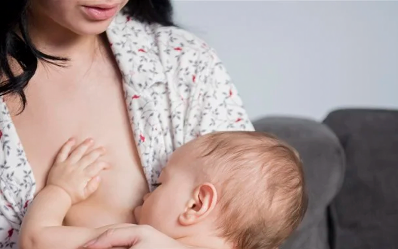 10 erros que você pode cometer no pós-parto (e que deixam tudo mais difícil)