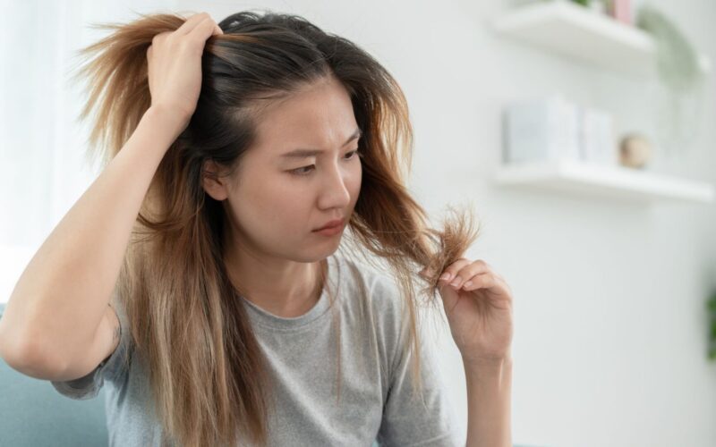Queda de Cabelo Pós-Parto: Entendendo e Lidando com a Mudança
